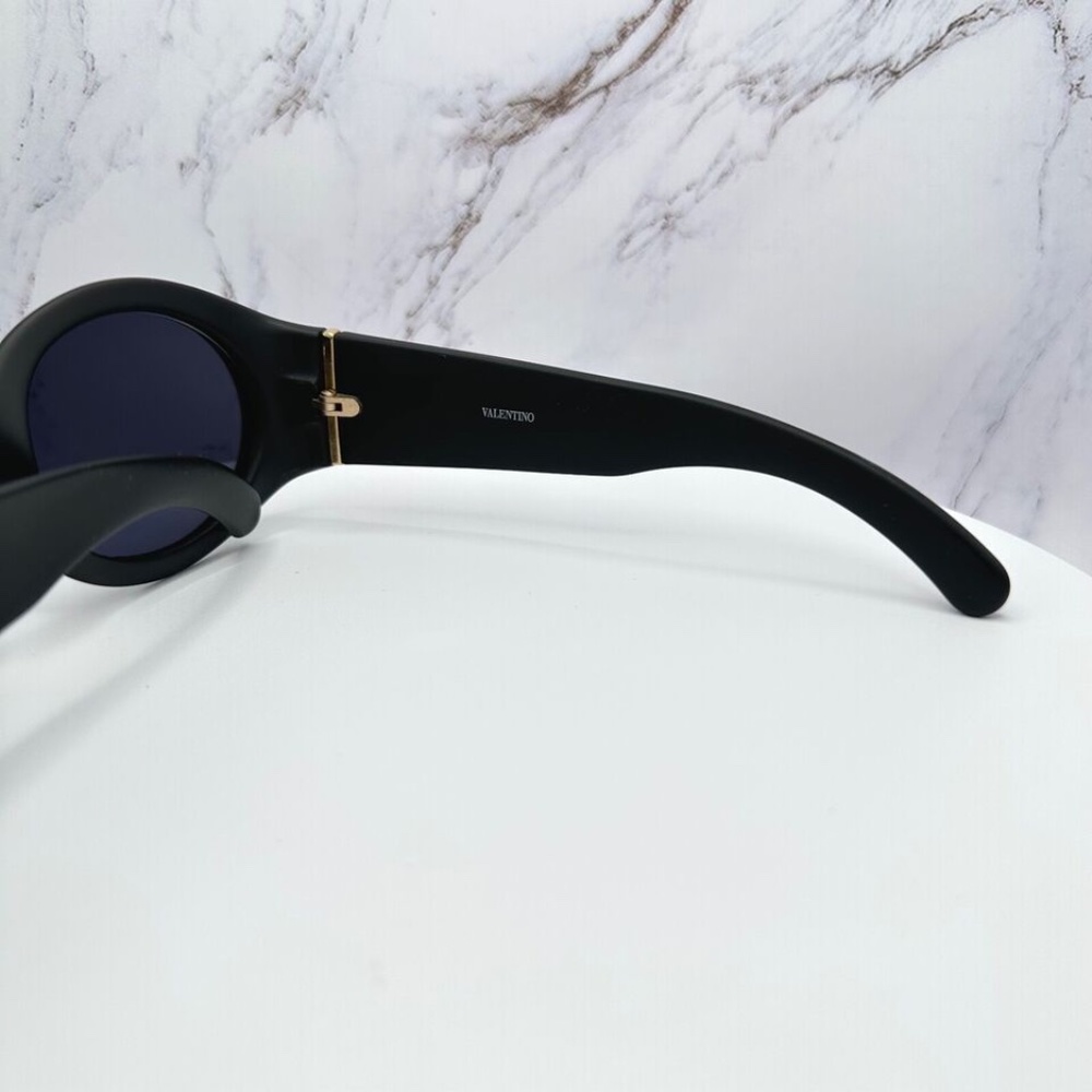 ❌SOLD ❌Valentino New Womens V Logo Sunglasses - Picture 16 of 16